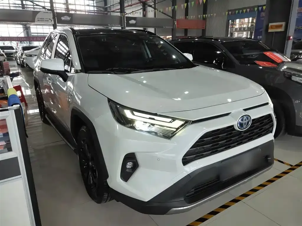 Toyota RAV4 2023 из CN, фото 4