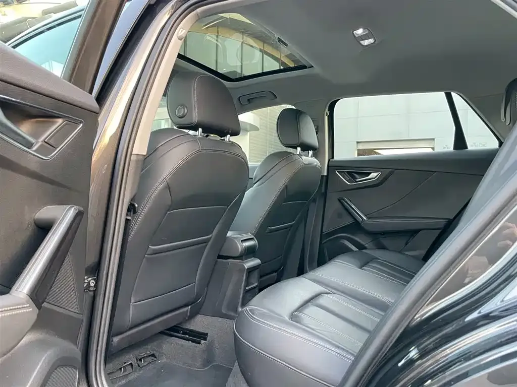 Audi Q2L 2023 из CN, фото 4