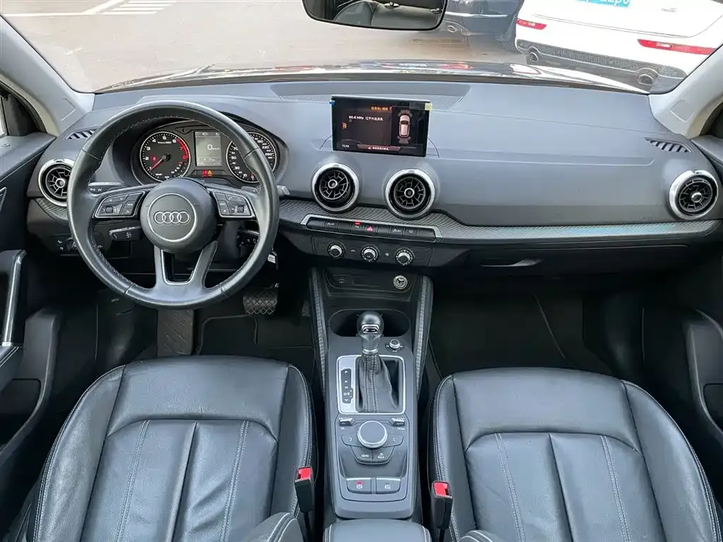 Audi Q2L 2023 из CN, фото 5