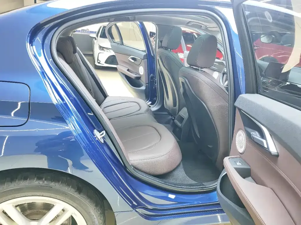 BMW 1 Series 2022 из CN, фото 9