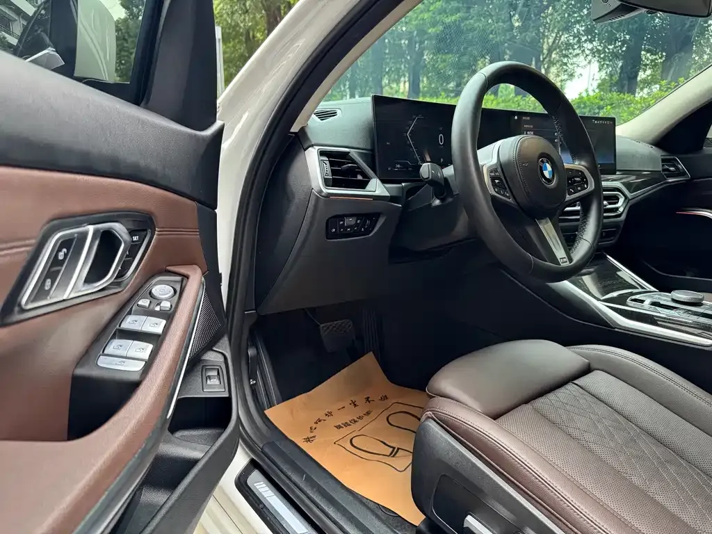 BMW 3 Series 2023 из CN, фото 4