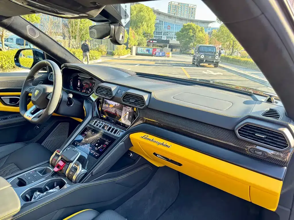 Lamborghini Urus 2025 из CN, фото 6