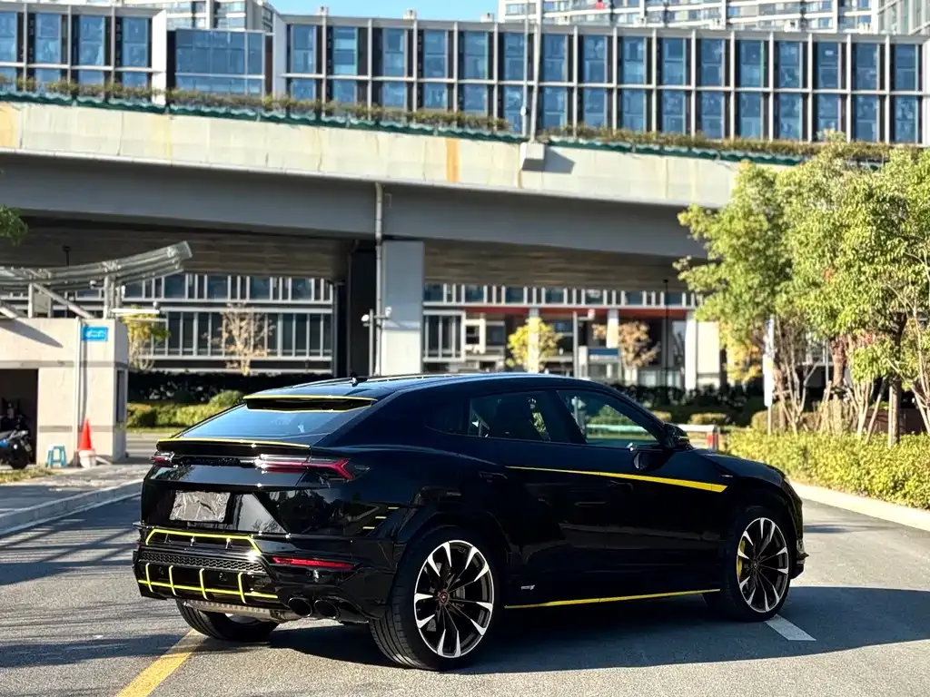 Lamborghini Urus 2025 из CN, фото 8