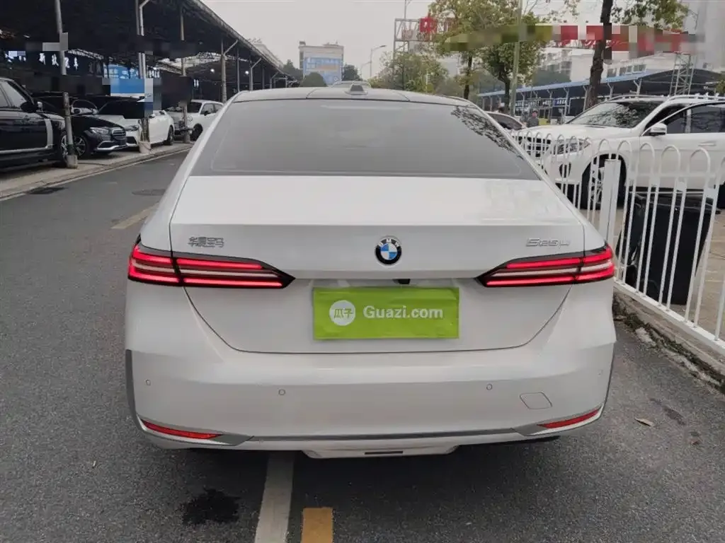 BMW 5 Series 2025 из CN, фото 6
