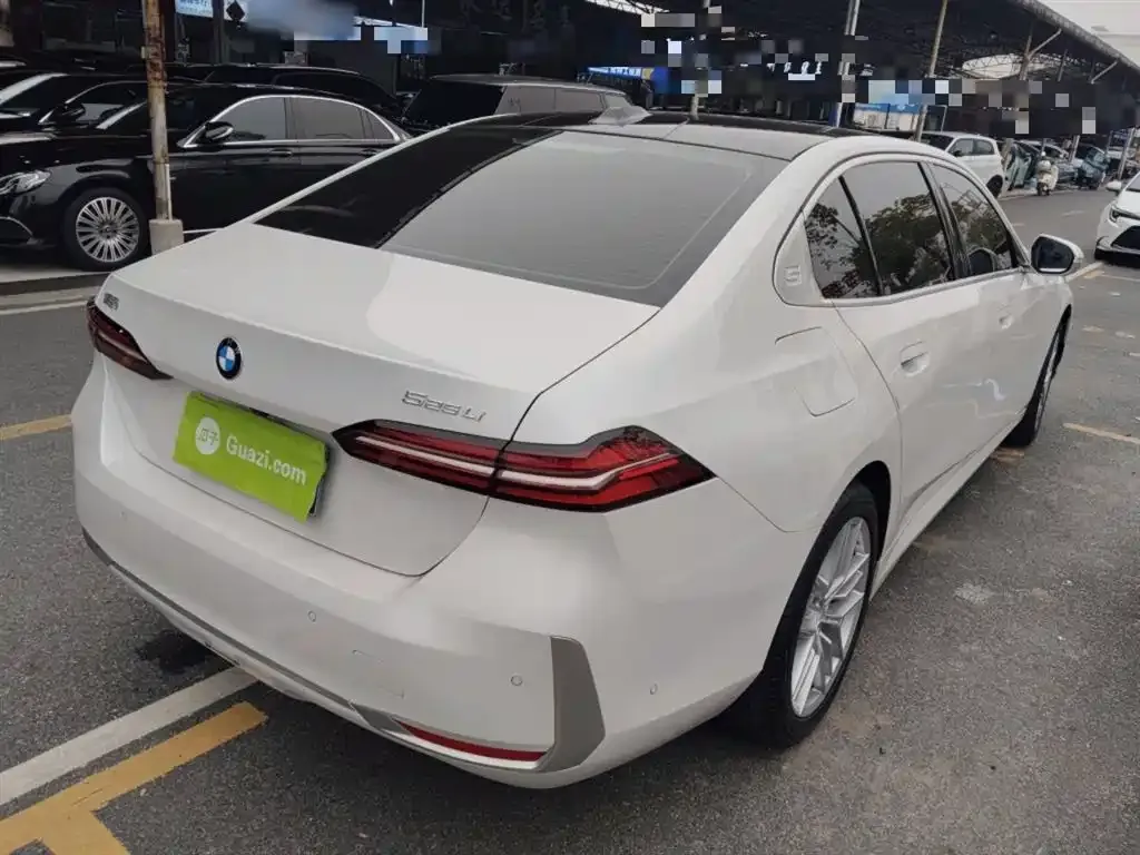 BMW 5 Series 2025 из CN, фото 7