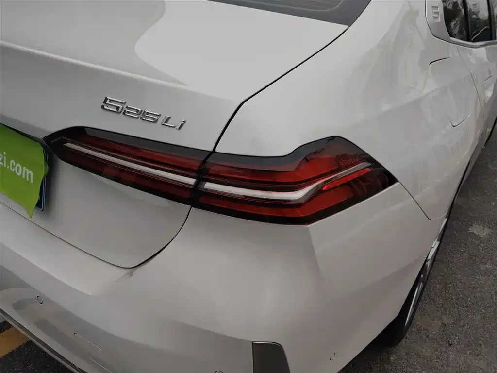 BMW 5 Series 2025 из CN, фото 8