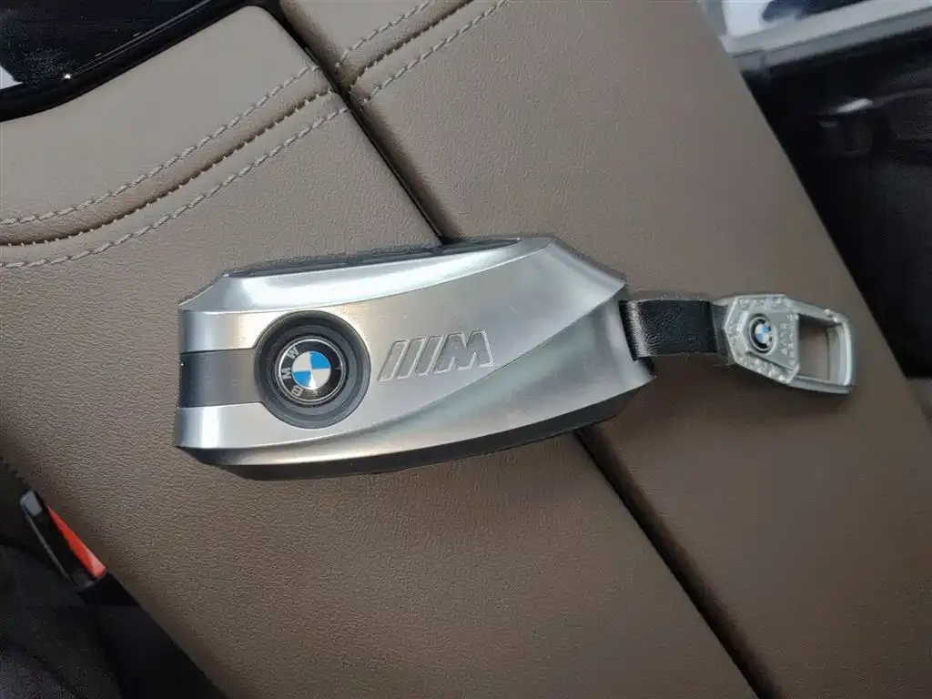 BMW 5 Series 2025 из CN, фото 9