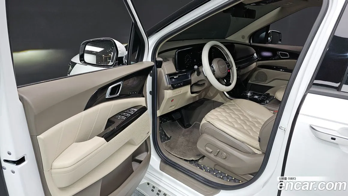 Kia Carnival — фото 10