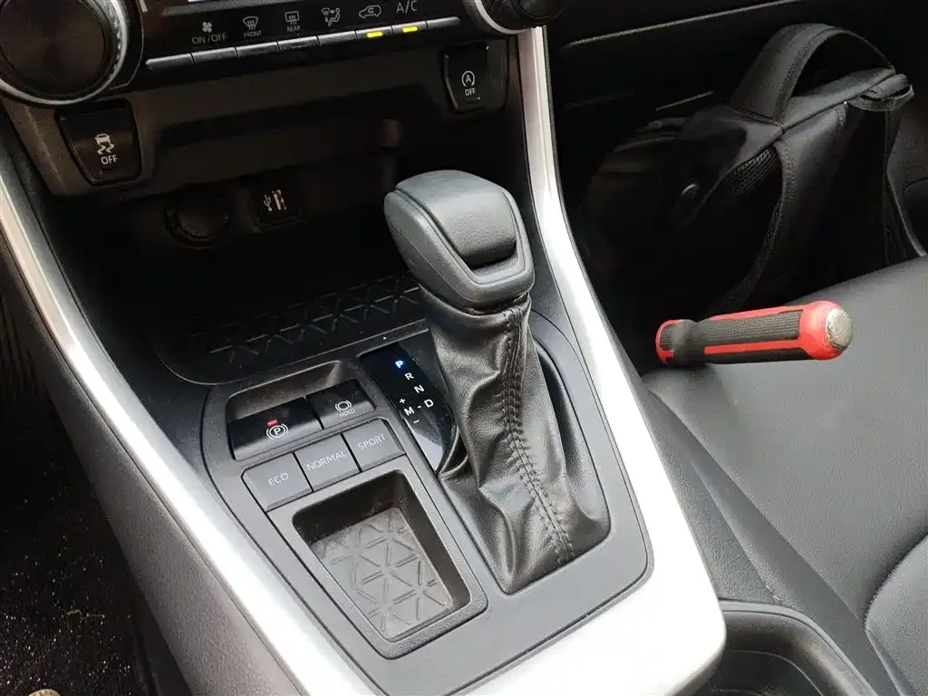 Toyota Wildlander 2024 из CN, фото 6