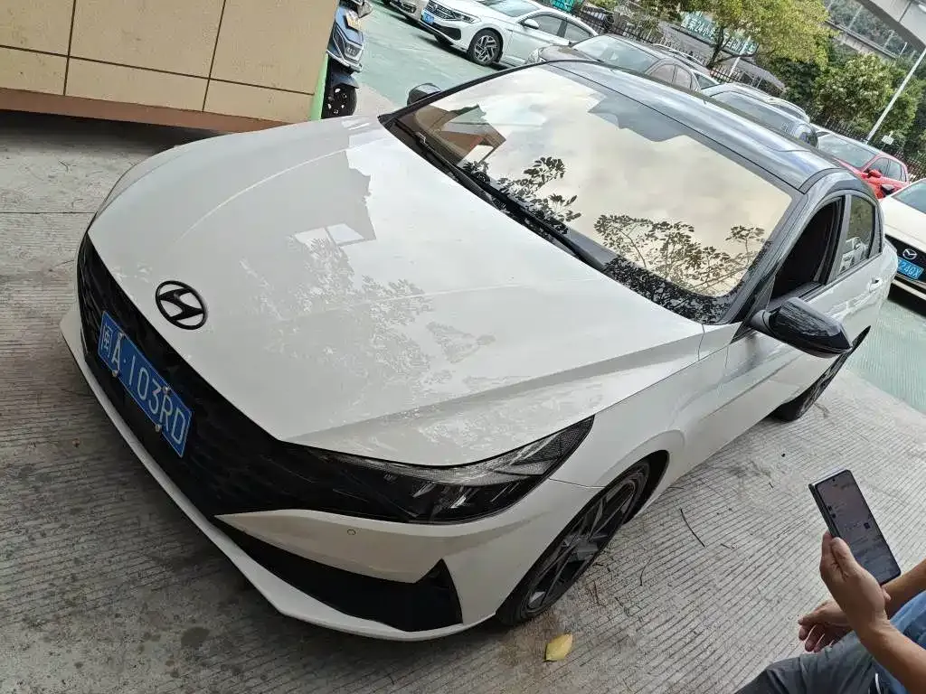 Hyundai Elantra 2023 из CN, фото 1