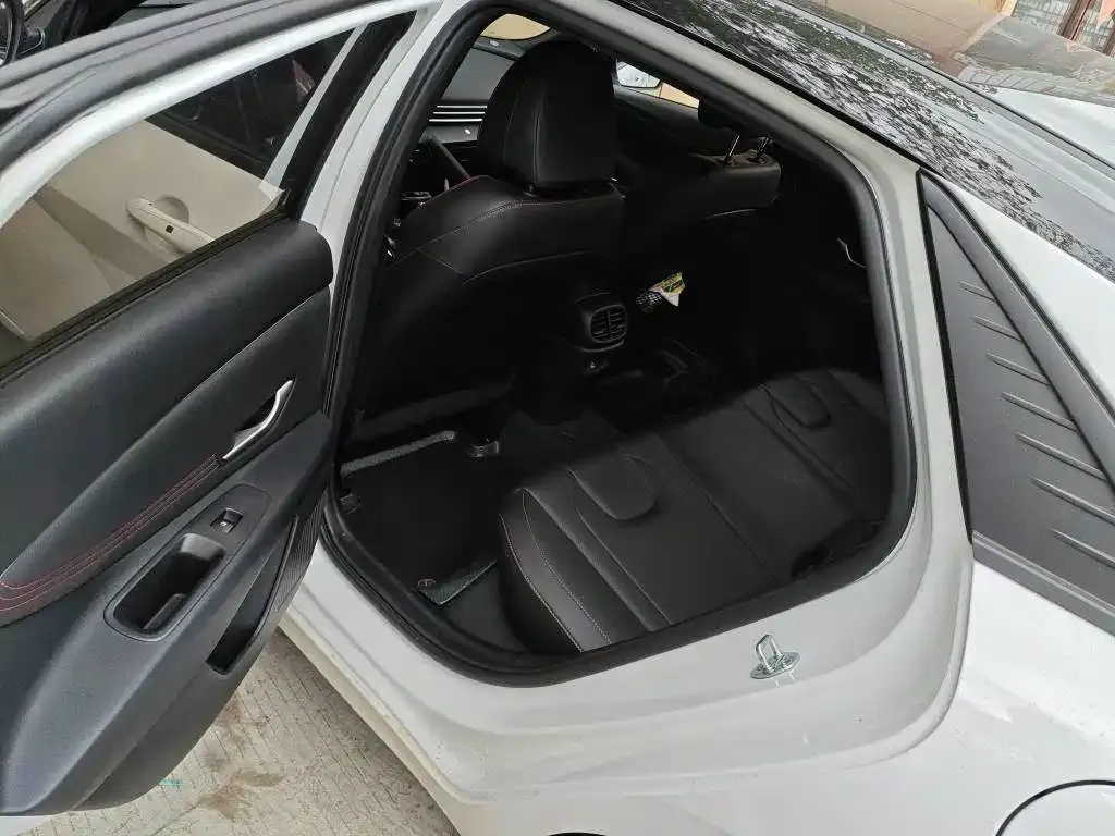 Hyundai Elantra 2023 из CN, фото 6