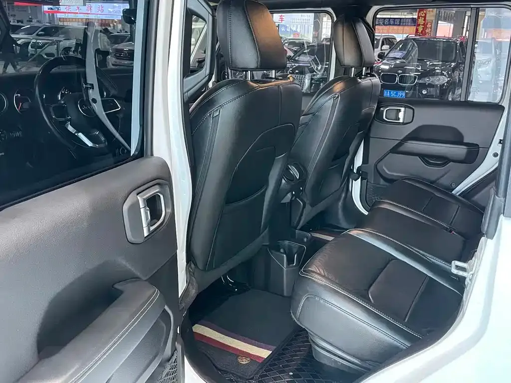 Jeep Gladiator 2023 из CN, фото 6