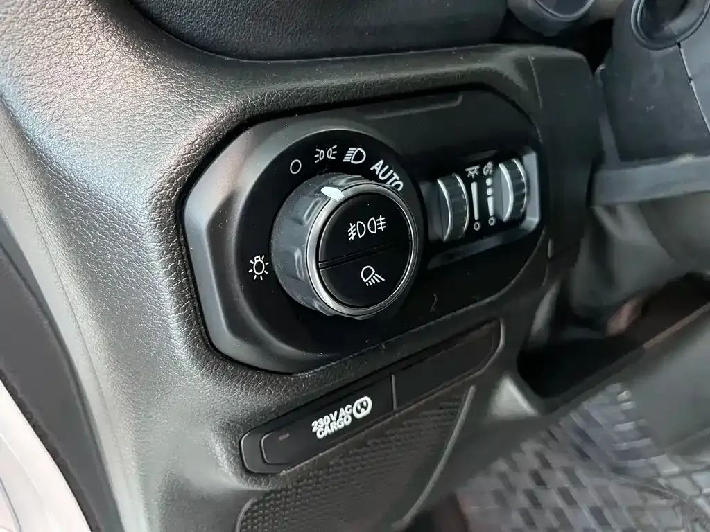 Jeep Gladiator 2023 из CN, фото 8