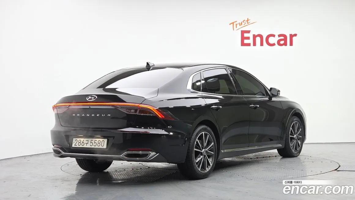Hyundai Grandeur 2022 из KR, фото 2