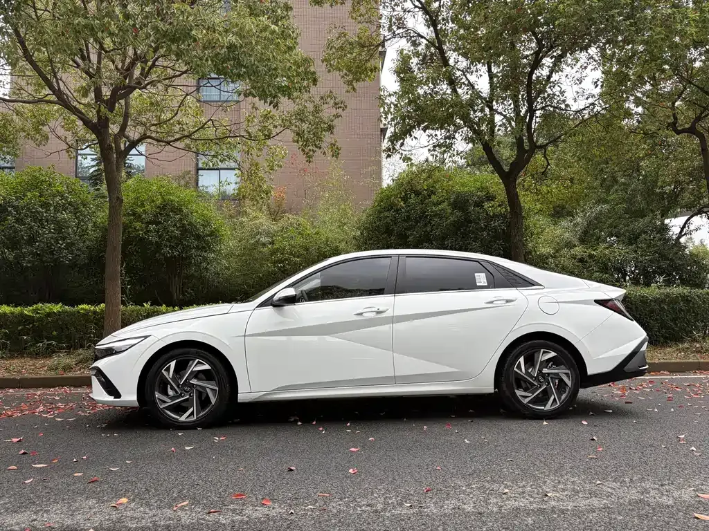 Hyundai Elantra 2025 из CN, фото 2