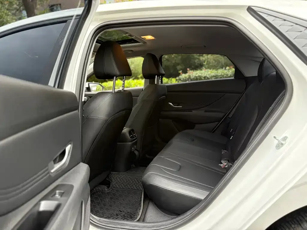 Hyundai Elantra 2025 из CN, фото 7