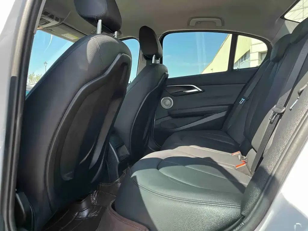 BMW 1 Series 2022 из CN, фото 9