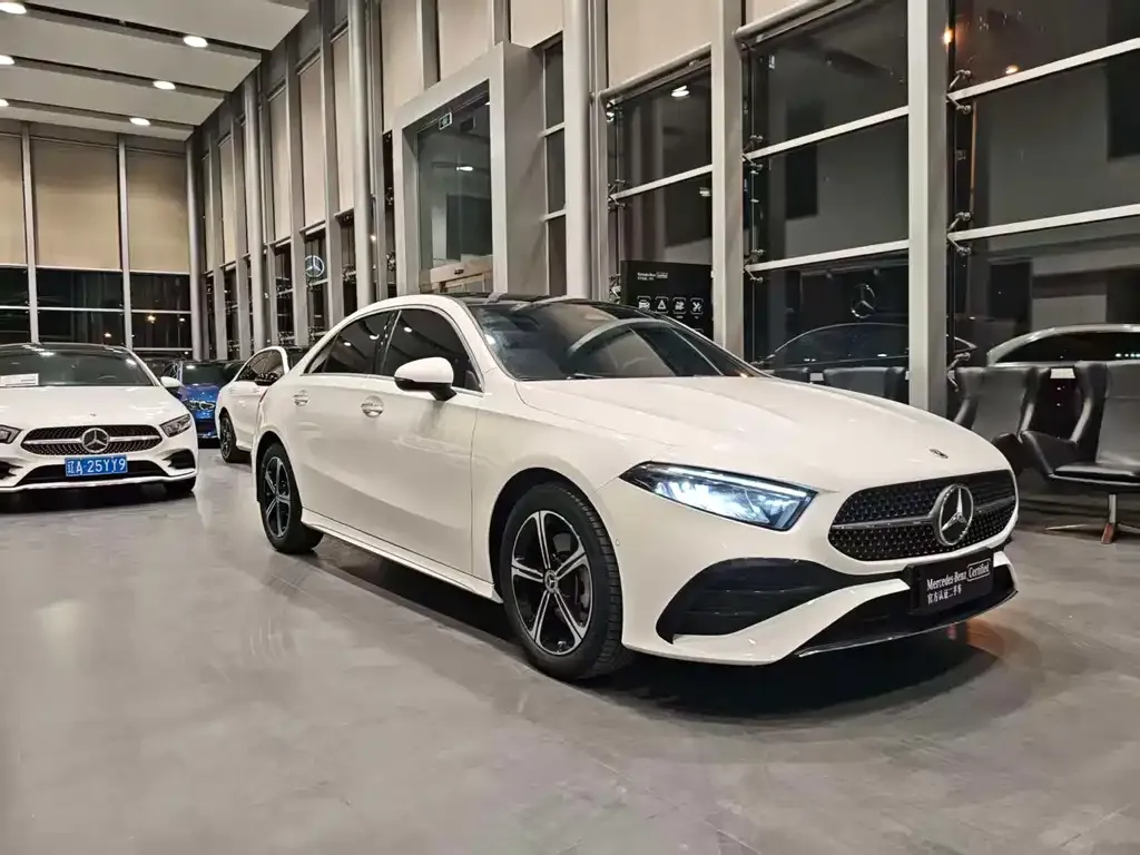 Mercedes-Benz A-Class 2023 из CN, фото 3