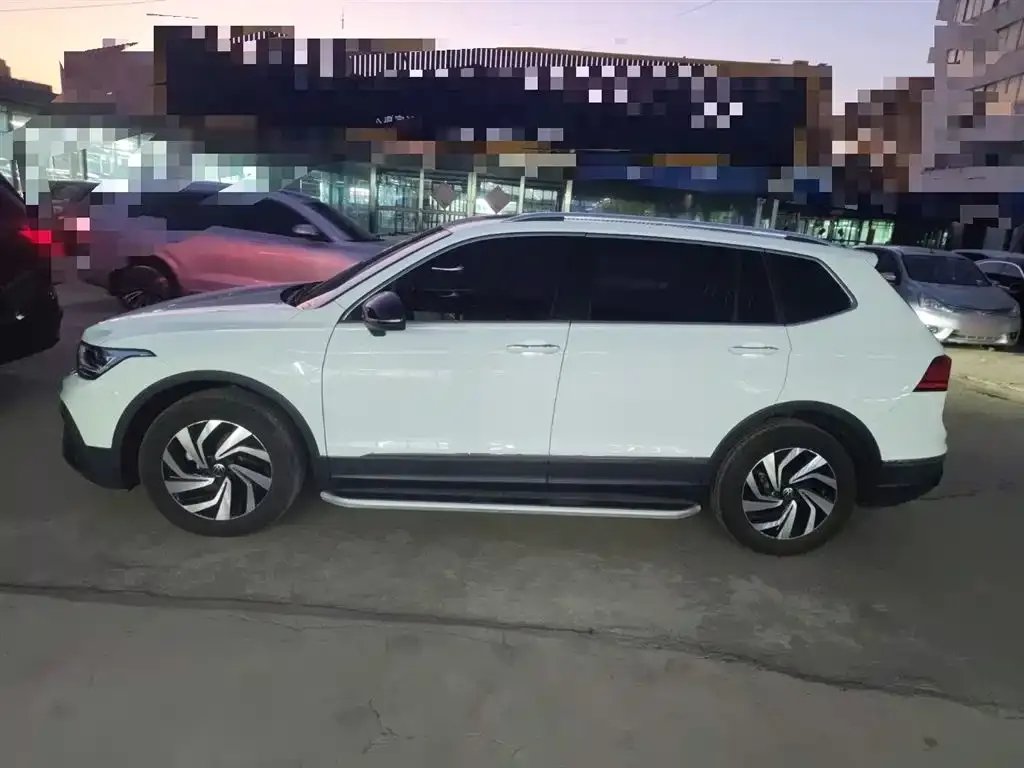 Volkswagen Tiguan L 2024 из CN, фото 5
