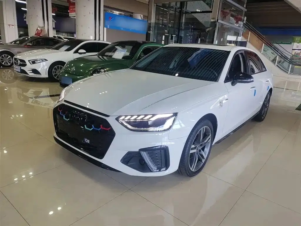 Audi A4L 2023 из CN, фото 1