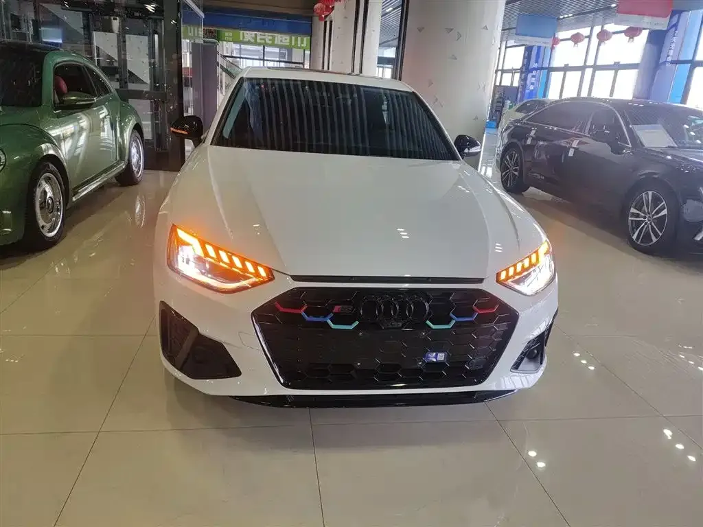 Audi A4L 2023 из CN, фото 3