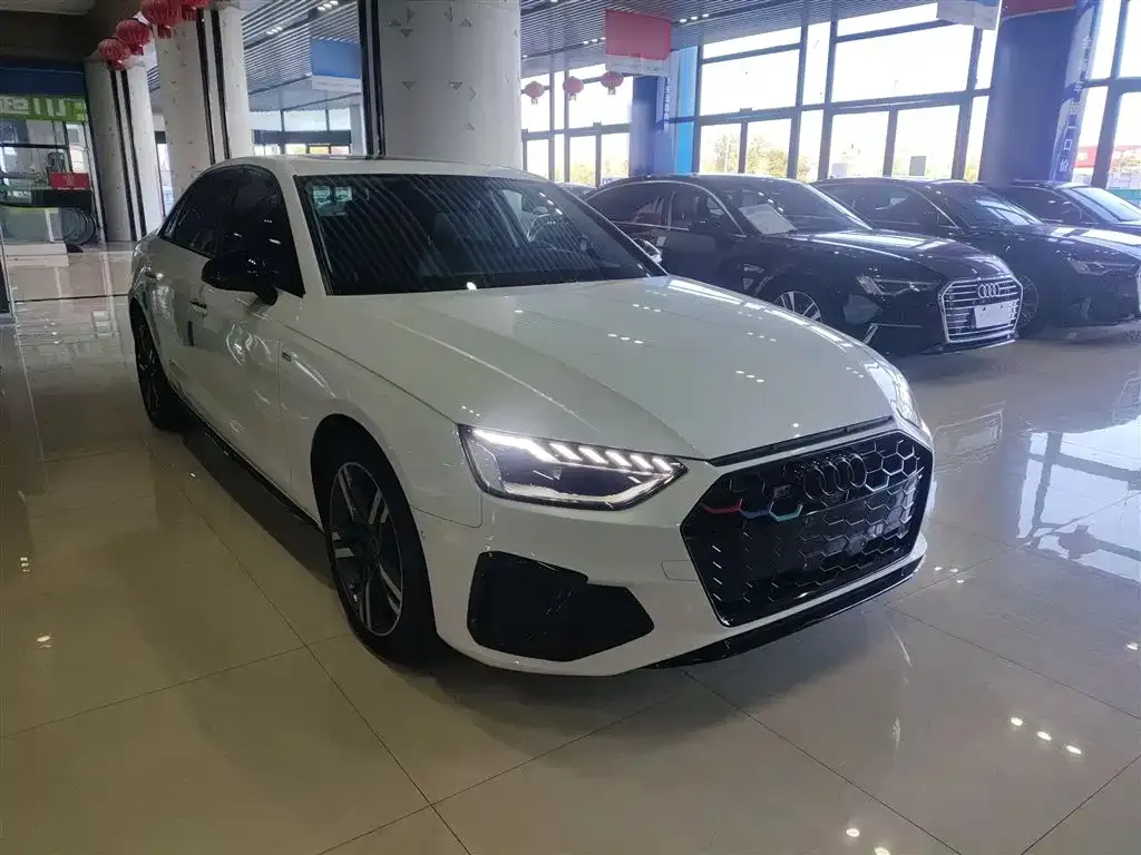Audi A4L 2023 из CN, фото 4