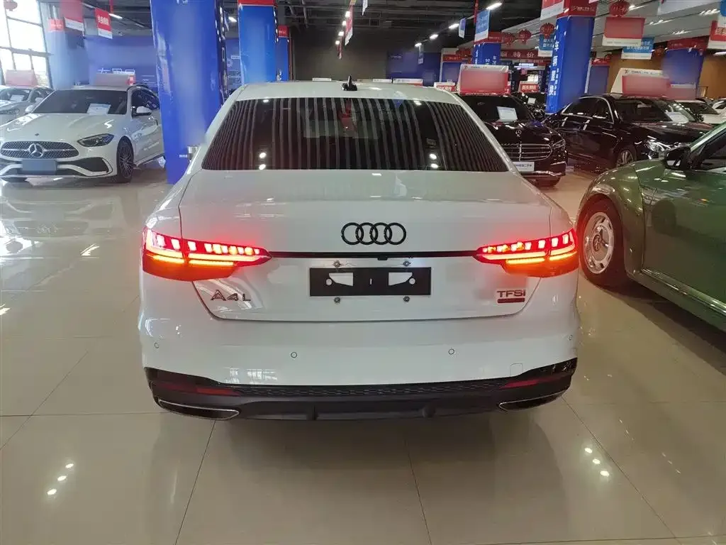 Audi A4L 2023 из CN, фото 6