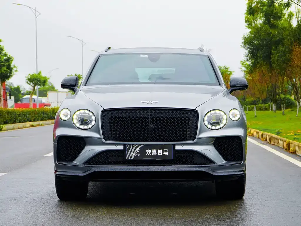Bentley Bentayga 2023 из CN, фото 7