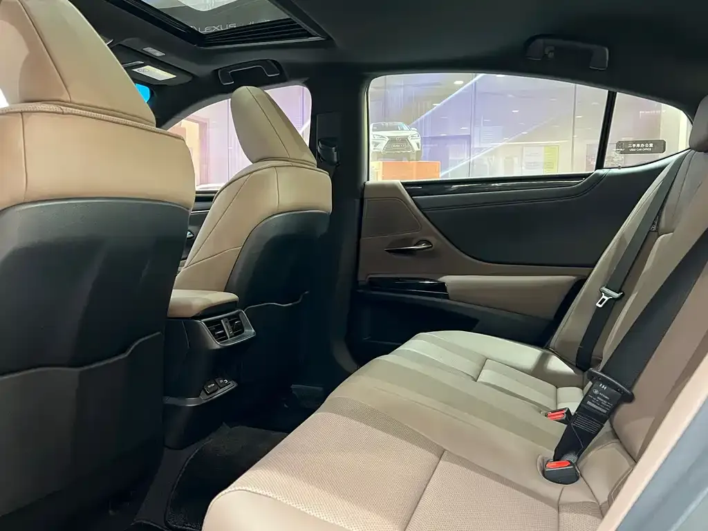 Lexus ES 2024 из CN, фото 3