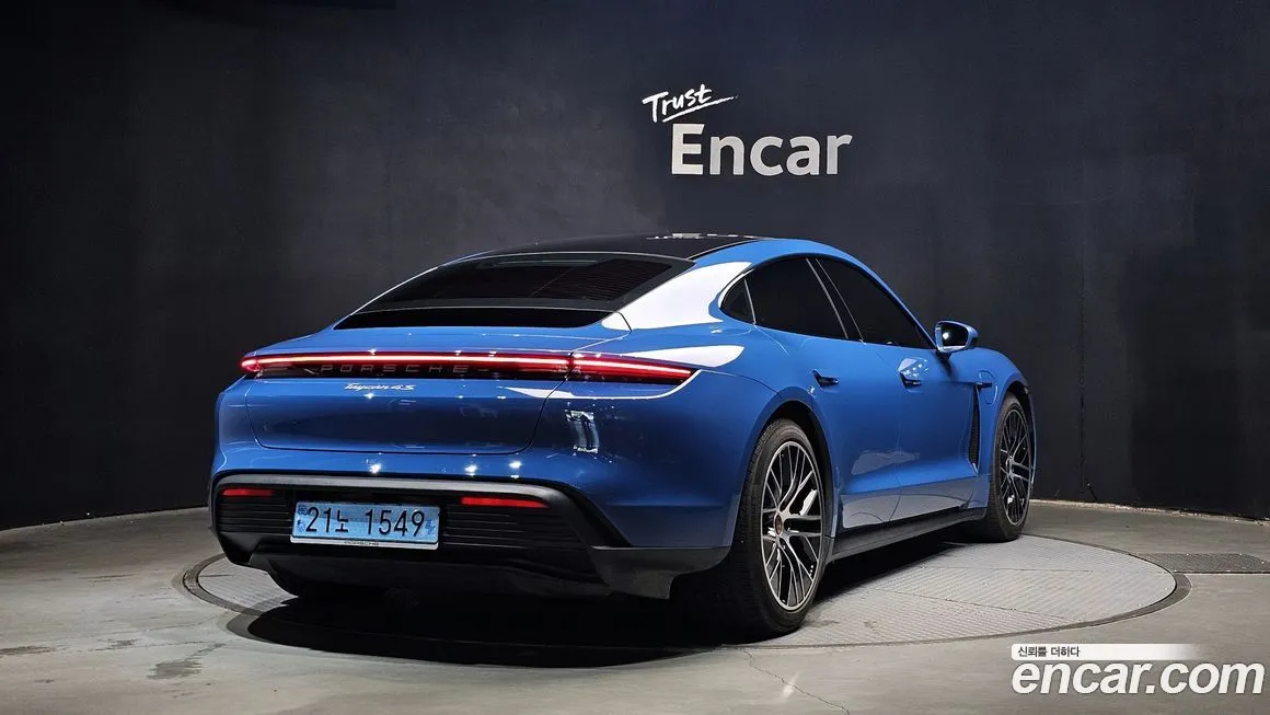 Porsche Taycan 2021 из KR, фото 2