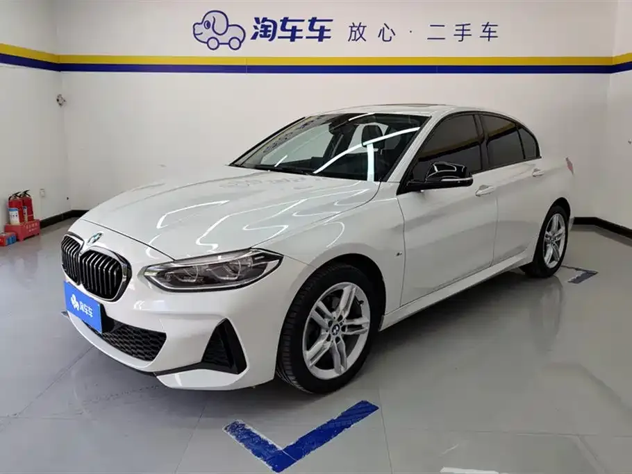 BMW 1 Series 2021 из CN, фото 1