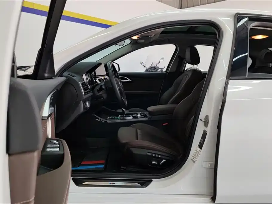 BMW 1 Series 2021 из CN, фото 9