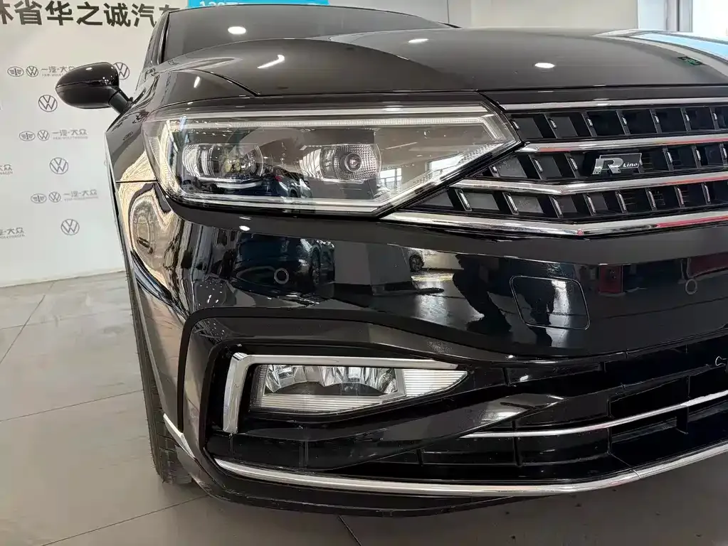 Volkswagen Magotan 2023 из CN, фото 4
