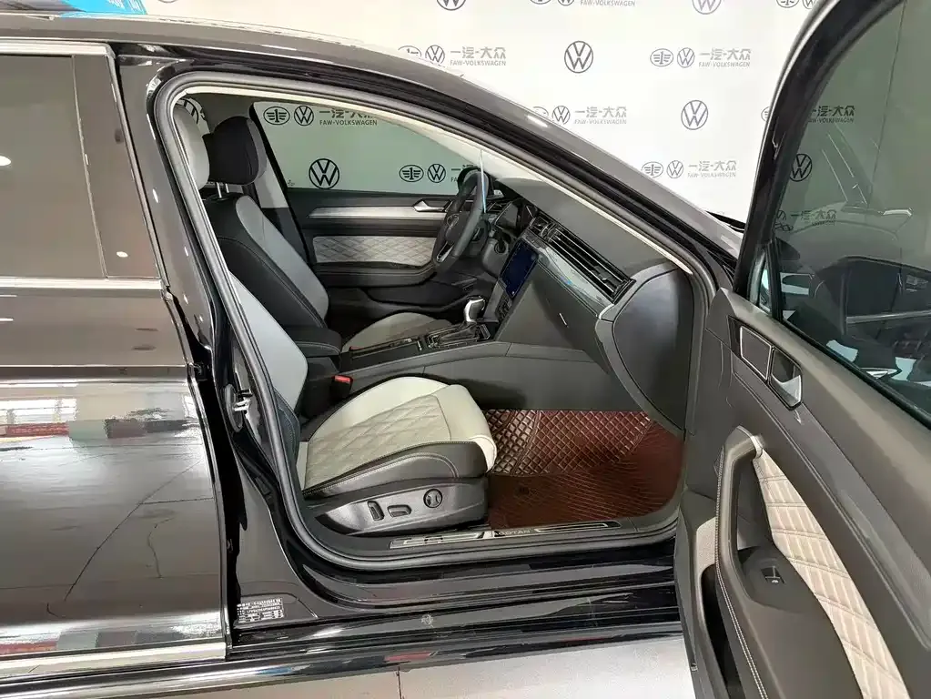 Volkswagen Magotan 2023 из CN, фото 6