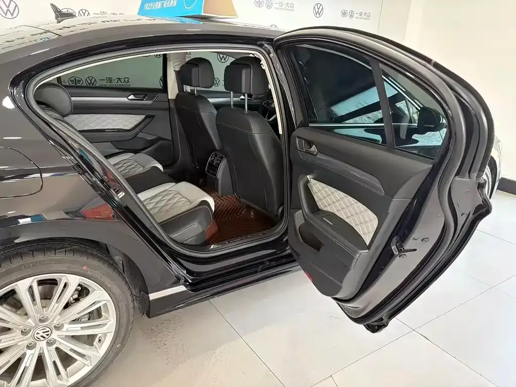 Volkswagen Magotan 2023 из CN, фото 8