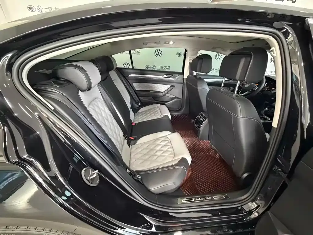Volkswagen Magotan 2023 из CN, фото 9