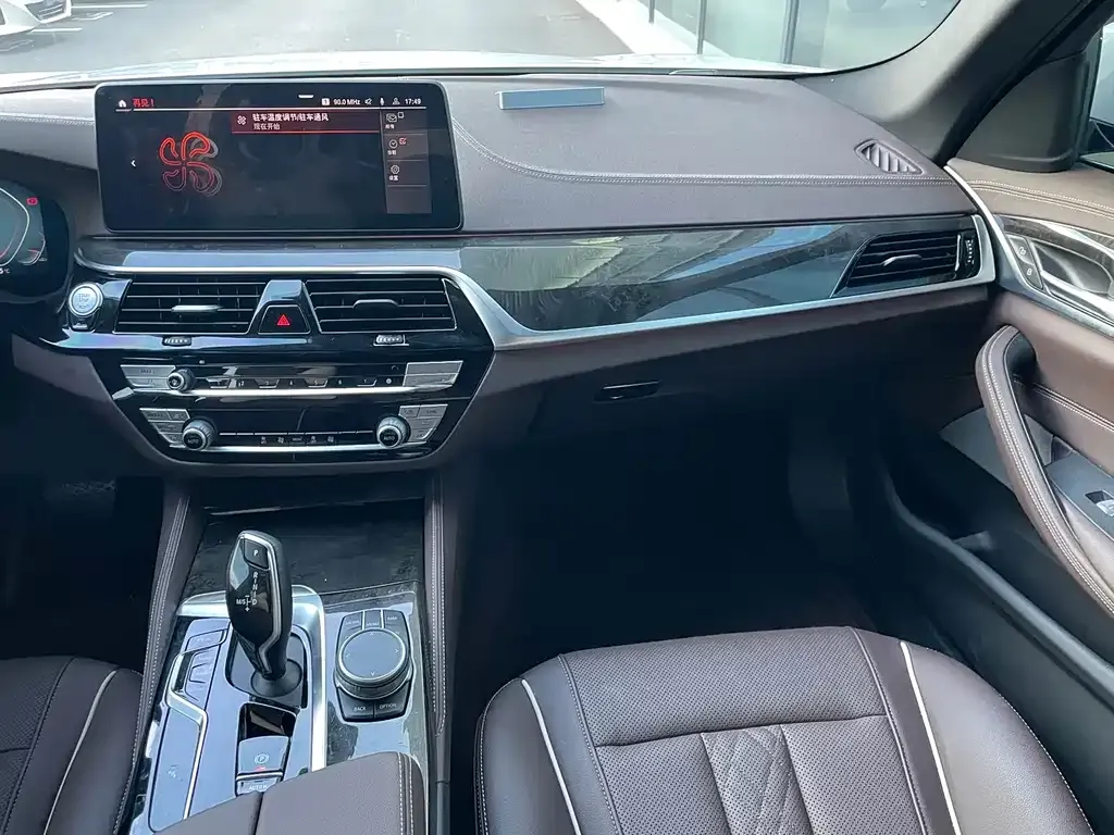 BMW 5 Series — фото 10