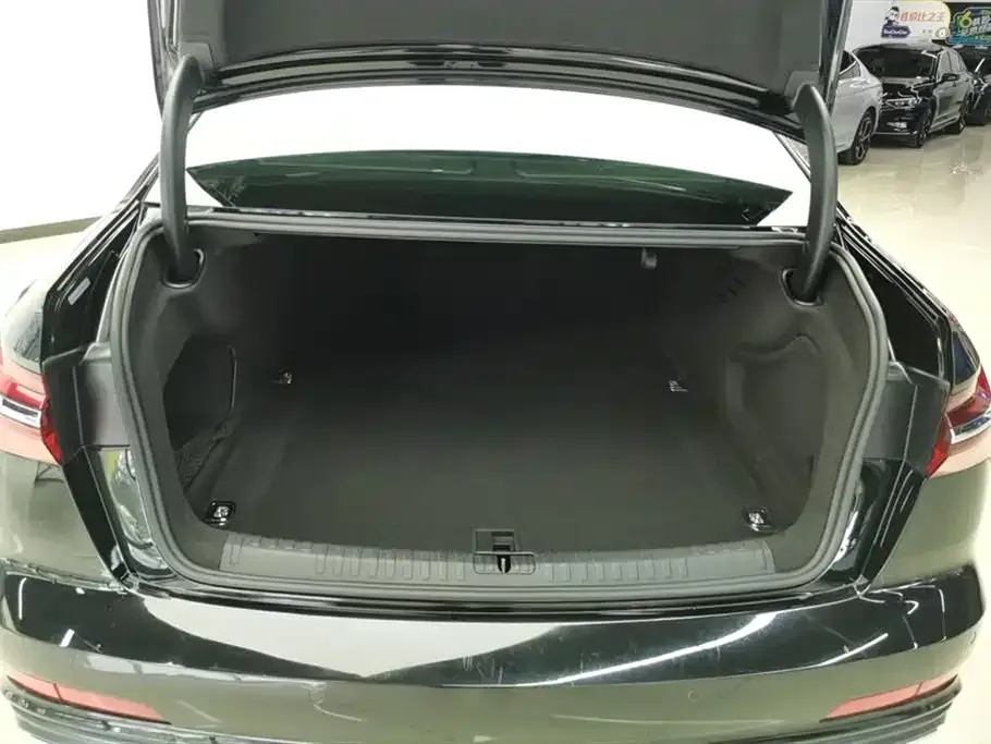Audi A6L 2021 из CN, фото 4