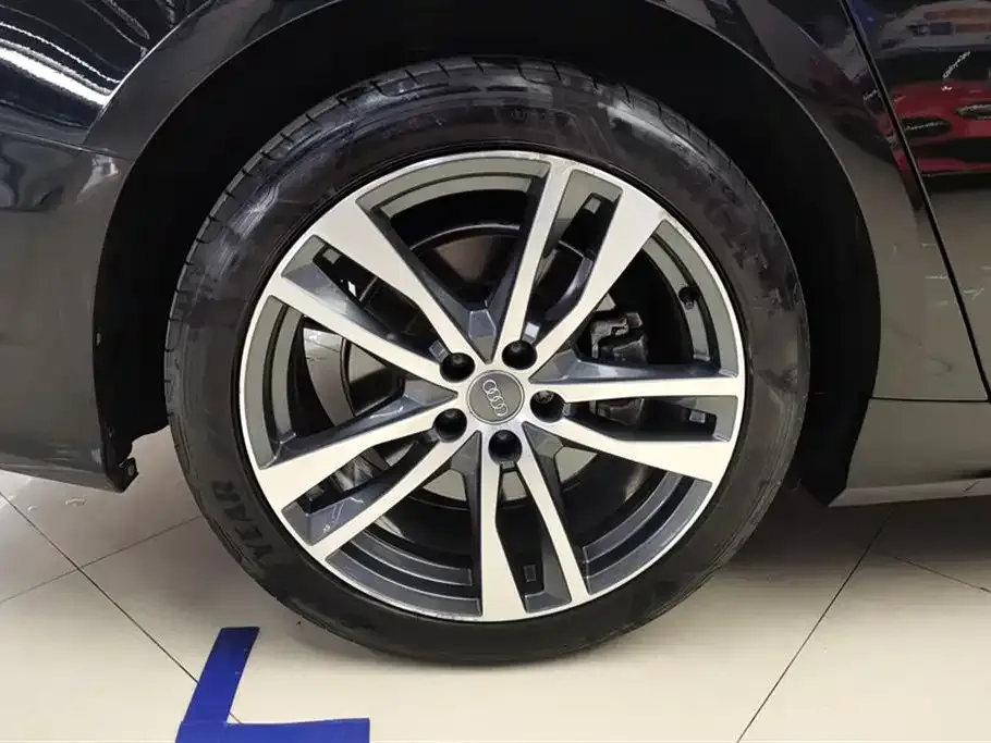 Audi A6L 2021 из CN, фото 6