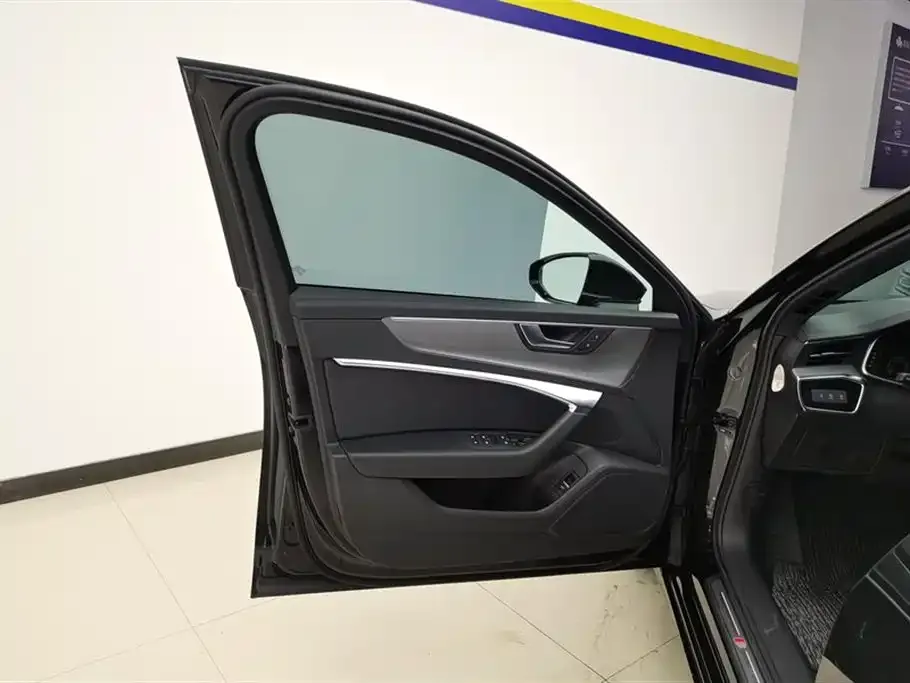 Audi A6L 2021 из CN, фото 7