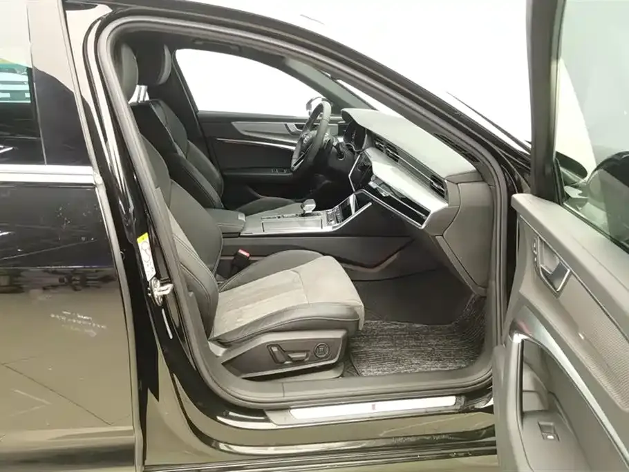 Audi A6L 2021 из CN, фото 8