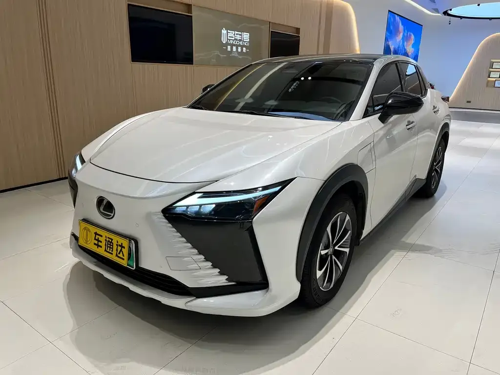 Lexus RZ — фото 2