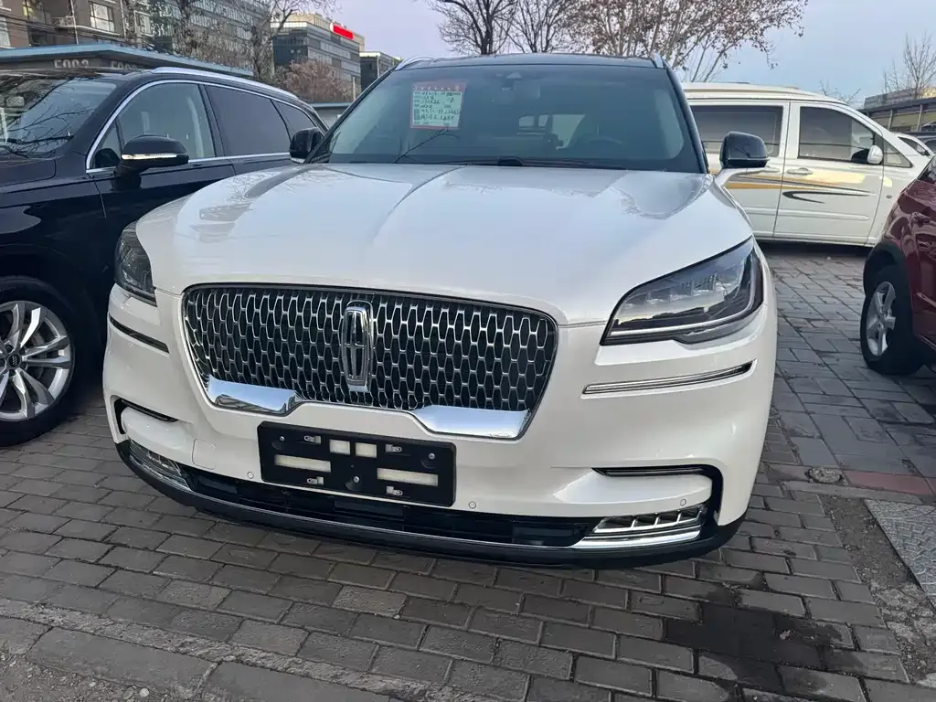 Lincoln Aviator 2023 из CN, фото 2