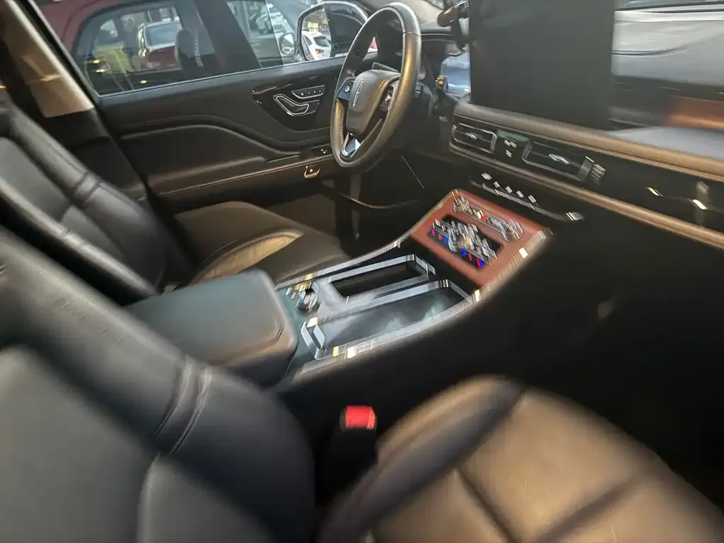 Lincoln Aviator 2023 из CN, фото 5