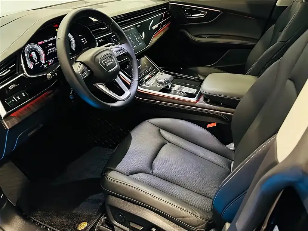 Audi Q8 2025 из CN, фото 10