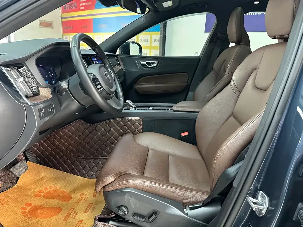 Volvo XC60 2021 из CN, фото 4