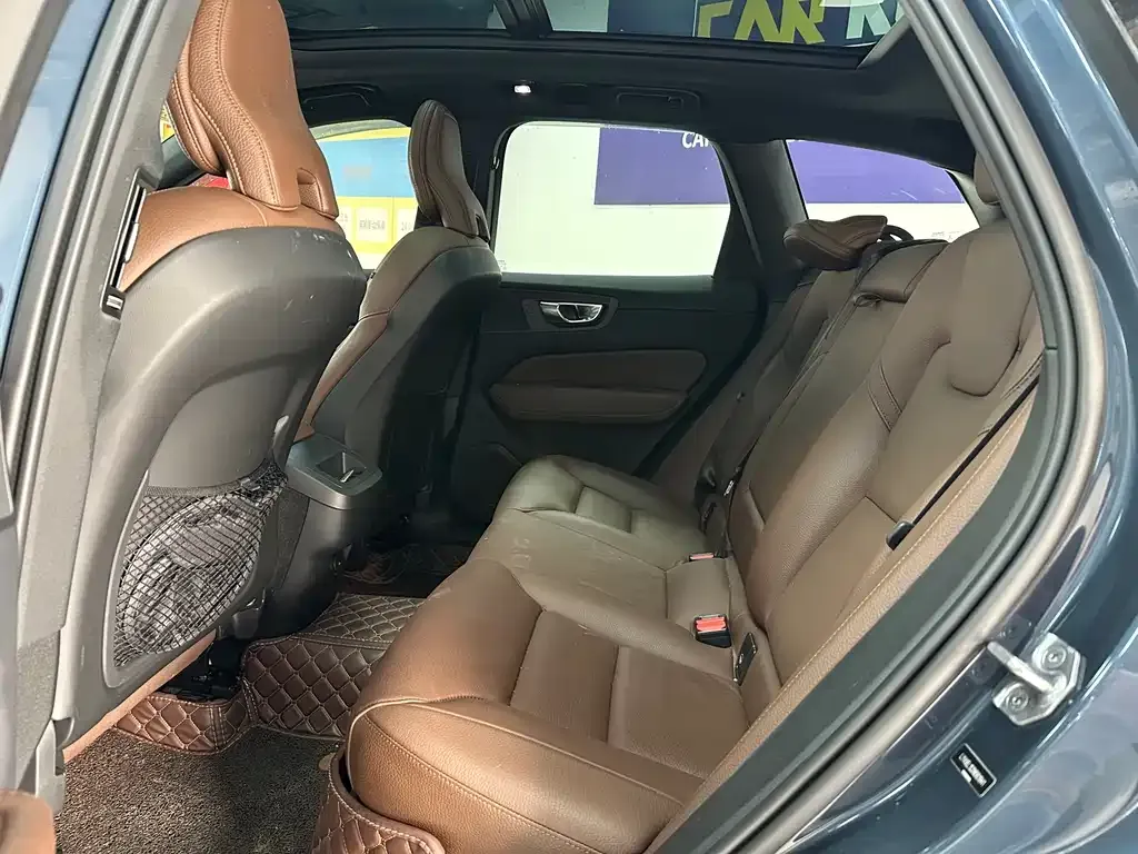 Volvo XC60 2021 из CN, фото 5