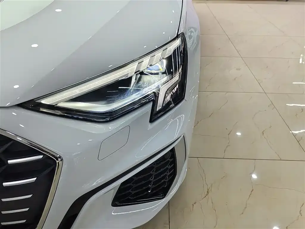 Audi A3 2023 из CN, фото 2