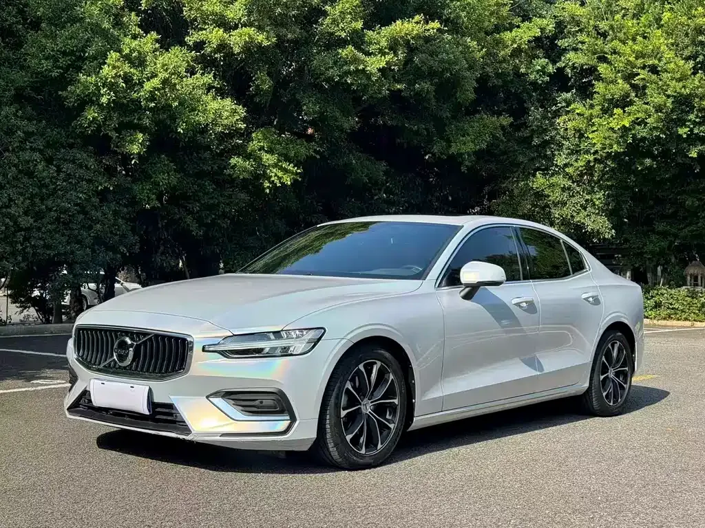 Volvo S60 2022 из CN, фото 1