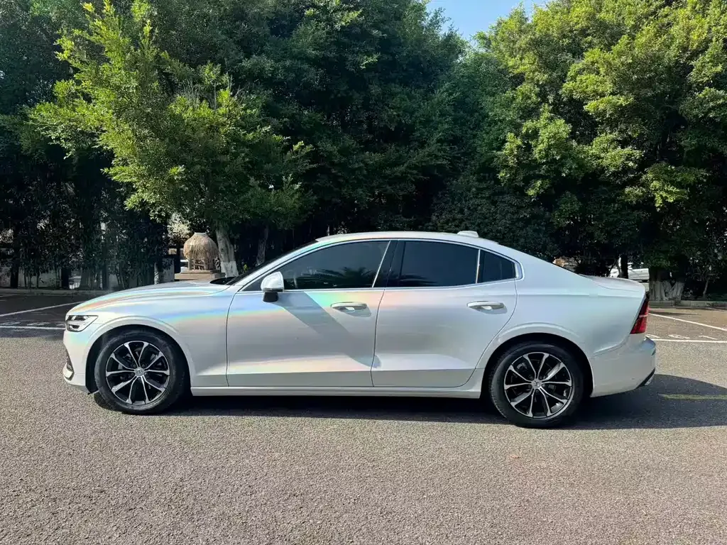 Volvo S60 2022 из CN, фото 10